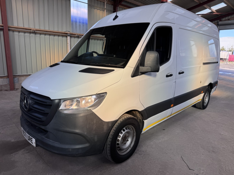 2021 Mercedes-Benz Sprinter 316 Mwb Rwd 3500kgs Towing. 61500 Miles. Fsh. 1 Owner. in White — image 1