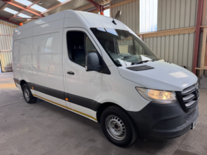 2021 Mercedes-Benz Sprinter 316 Mwb Rwd 3500kgs Towing. 61500 Miles. Fsh. 1 Owner. in White — image 3
