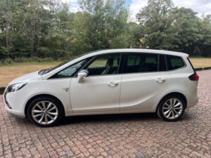 2015 Vauxhall Zafira Tourer 1.4 I Turbo Elite in White — image 2