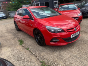 2015 Vauxhall Astra 1.4i Turbo Limited Edition Euro 6 5dr in Red — image 3