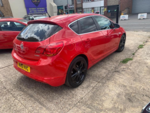 2015 Vauxhall Astra 1.4i Turbo Limited Edition Euro 6 5dr in Red — image 4