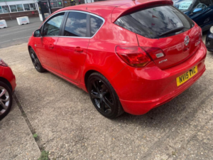 2015 Vauxhall Astra 1.4i Turbo Limited Edition Euro 6 5dr in Red — image 5