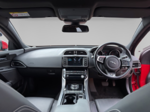 2018 Jaguar Xe 2.0i Gpf R-Sport Saloon 4dr Petrol Auto AWD Euro 6 (s/s) (300 Ps) in Red — image 2
