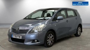2011 Toyota Verso 1.8 V-Matic Tr Multidrive S Euro 5 5dr in Blue — image 2