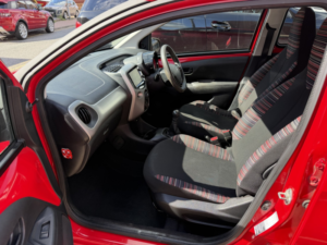 2015 Citroen C1 1.2 Puretech Feel in Red — image 4