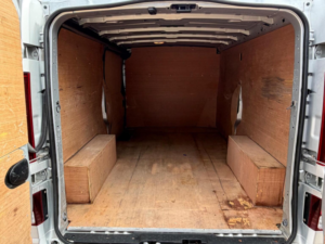 2015 Vauxhall Vivaro 1.6 Cdti 2900 Sportive L2 H1 Euro 5 5dr in Silver — image 6