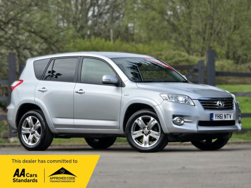 2011 Toyota Rav4 2.2 D-Cat Sr SUV 5dr Diesel Auto 4WD Euro 5 (150 Ps) in Silver — image 1
