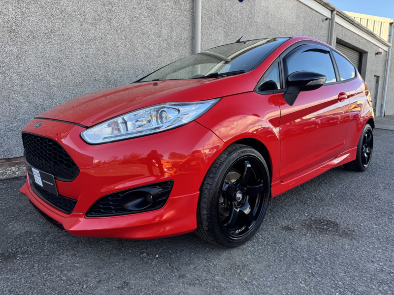 2015 Ford Fiesta 1.0 T Ecoboost Zetec S in Red — image 1