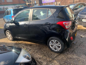 2016 Hyundai I10 1.2 Se Euro 5 5dr in Black — image 2
