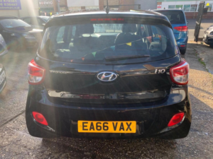 2016 Hyundai I10 1.2 Se Euro 5 5dr in Black — image 4