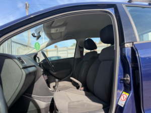 2009 Volkswagen Polo 1.6 Tdi Se Euro 5 5dr in Blue — image 3