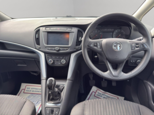 2017 Vauxhall Zafira Tourer 1.4i Turbo Design Euro 6 5dr in Silver — image 2