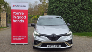 2023 Renault Clio 1.6 E-Tech E-Tech Engineered Auto Euro 6 (s/s) 5dr in Silver — image 2