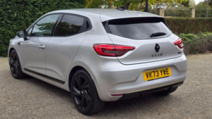 2023 Renault Clio 1.6 E-Tech E-Tech Engineered Auto Euro 6 (s/s) 5dr in Silver — image 4