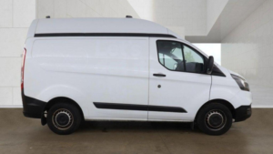 2019 Ford Transit Custom 2.0 300 Ecoblue L1 H2 Euro 6 5dr in White — image 4