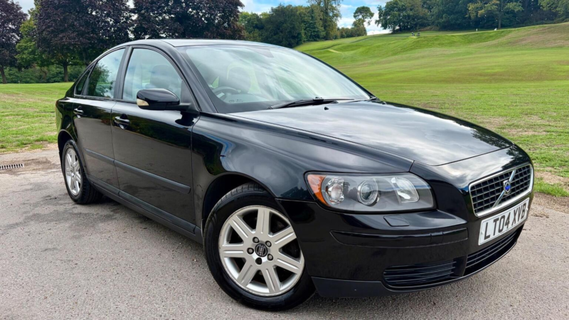 2004 Volvo S40 2.4i S Geartronic 4dr in Black — image 1