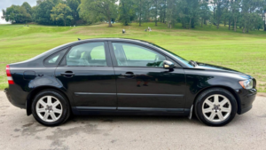 2004 Volvo S40 2.4i S Geartronic 4dr in Black — image 5