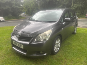 2011 Toyota Verso 2.2 D-Cat T Spirit in Grey — image 4