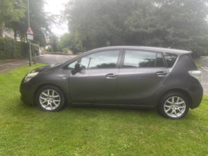 2011 Toyota Verso 2.2 D-Cat T Spirit in Grey — image 5