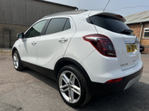 2017 Vauxhall Mokka X 1.6 Cdti Elite Nav in White — image 5