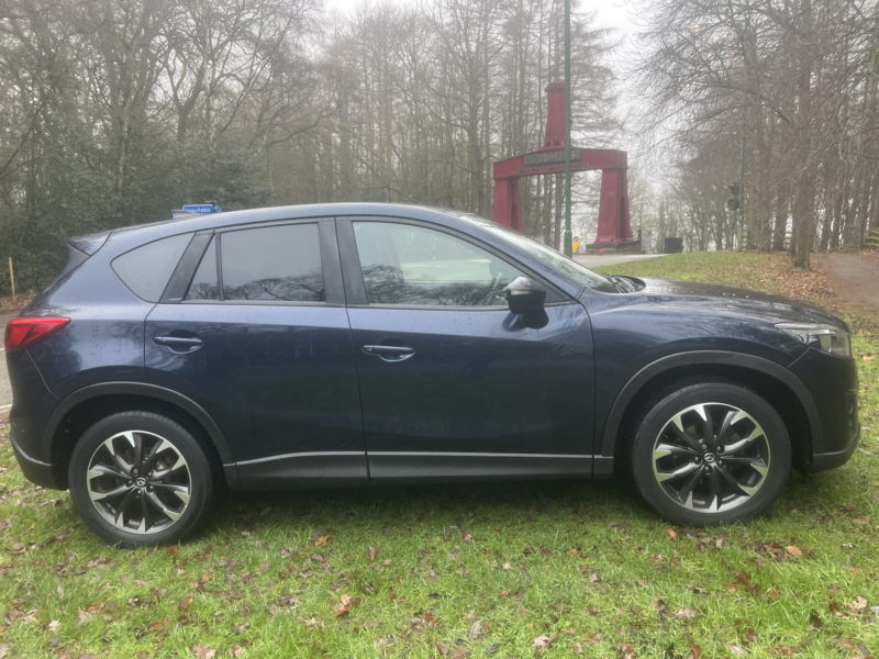 2017 Mazda Cx-5 2.2 Skyactiv-D Sport Nav in Blue — image 1