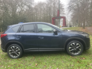 2017 Mazda Cx-5 2.2 Skyactiv-D Sport Nav in Blue — image 2
