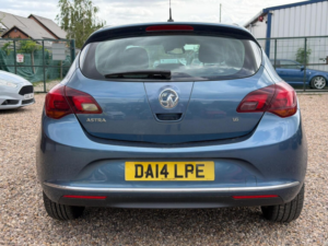 2014 Vauxhall Astra 1.6 16v Elite Auto Euro 5 5dr in Blue — image 5