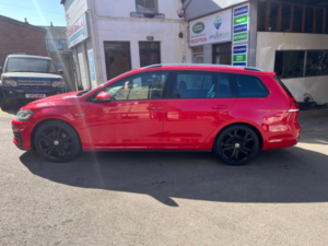 2017 Volkswagen Golf 2.0 Tdi Gtd in Red — image 5