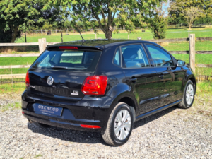 2016 Volkswagen Polo 1.2 Tsi Bluemotion Tech Se in Black — image 3