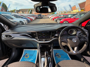 2017 Vauxhall Astra 1.4i Turbo Sri Nav Sports Tourer Auto Euro 6 (s/s) 5dr in Black — image 2