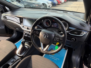 2017 Vauxhall Astra 1.4i Turbo Sri Nav Sports Tourer Auto Euro 6 (s/s) 5dr in Black — image 3