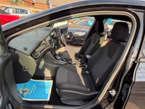 2017 Vauxhall Astra 1.4i Turbo Sri Nav Sports Tourer Auto Euro 6 (s/s) 5dr in Black — image 4