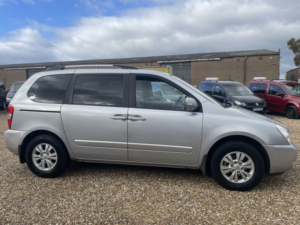 2011 Kia Sedona Wheelchair Accessible Vehicle Wav Side Ramp Passenger Upfront Ramp 2.2 Crdi 2 in Silver — image 2