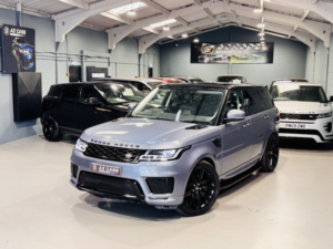 2019 Land Rover Range Rover Sport 3.0 Sd V6 Hse in Blue — image 2