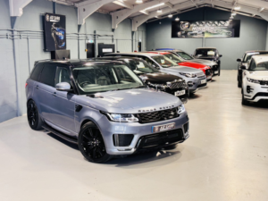 2019 Land Rover Range Rover Sport 3.0 Sd V6 Hse in Blue — image 3