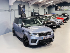 2019 Land Rover Range Rover Sport 3.0 Sd V6 Hse in Blue — image 5