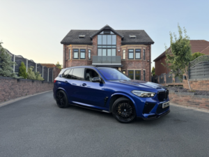 2020 BMW X5 M 4.4 X5 M Competition in Blue — image 4