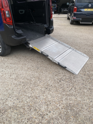 2019 Citroen Berlingo 1.5 Bluehdi Feel in Blue — image 4