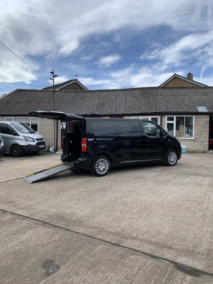 2021 Peugeot Traveller 1.5 Bluehdi Active in Black — image 3