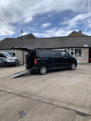 2021 Peugeot Traveller 1.5 Bluehdi Active in Black — image 4