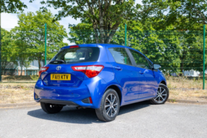 2019 Toyota Yaris 1.5 Vvt-I Icon Tech in Blue — image 4