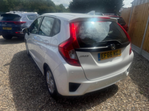 2017 Honda Jazz 1.3 I-Vtec Se Navi Euro 6 (s/s) 5dr in White — image 3