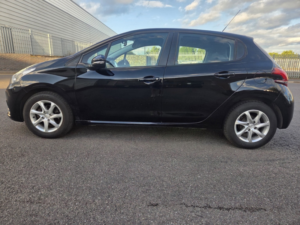 2016 Peugeot 208 1.2 Puretech Active in Black — image 6