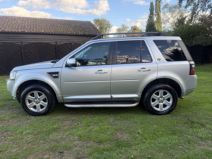 2013 Land Rover Freelander 2 2.2 Sd4 Gs in Silver — image 3
