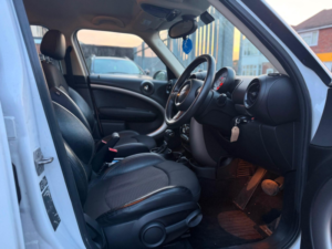 2014 MINI Countryman 1.6 Cooper Auto Euro 6 5dr in White — image 4