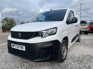 2024 Peugeot Partner 1.5 Partner Pv Pro-Premium+ Std 1000 Bhdi 100 S&s Mt in White — image 3