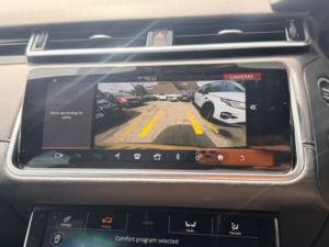2018 Land Rover Range Rover Velar R-Dynamic Hse in Black — image 5