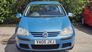 2005 Volkswagen Golf 1.6 Fsi Se in Blue — image 2