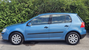 2005 Volkswagen Golf 1.6 Fsi Se in Blue — image 4