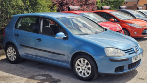 2005 Volkswagen Golf 1.6 Fsi Se in Blue — image 5